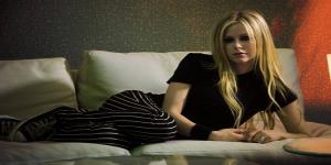 avril2481280x800.jpg